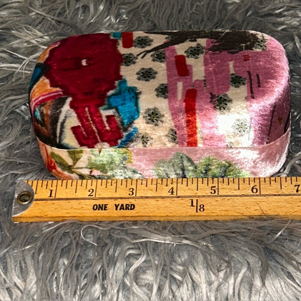 JOHNNY WAS Boho Floral Soft Velvet Sunglasses Case Whimsical AvantGarde HTF Rare - Picture 14 of 15